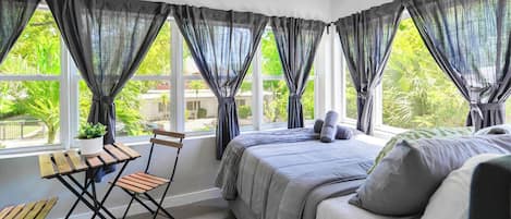 3 slaapkamers, een strijkplank/strijkijzer, wifi, beddengoed