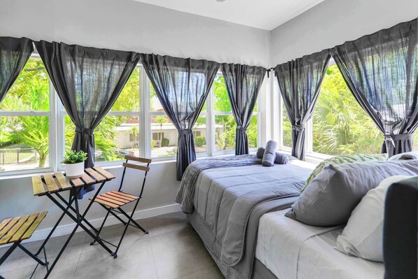 3 室のベッドルーム、アイロン / アイロン台、WiFi、ベッドシーツ