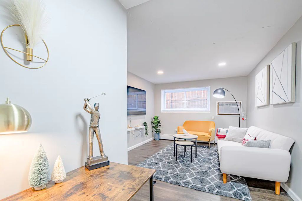 Rare 1-Bed APT 3 minutes from downtown