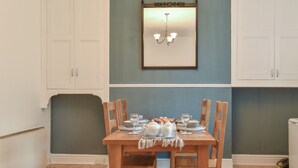 Dining - 2 bedroom accommodation in Hest Bank (Hest Bank)