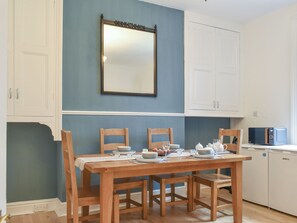 Dining - 2 bedroom accommodation in Hest Bank (Hest Bank)