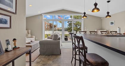 THE STADIUM HOUSE W/ LAMBEAU FIELD IN YOUR BACKYARD IS OPEN FOR PACKER SEASON!!