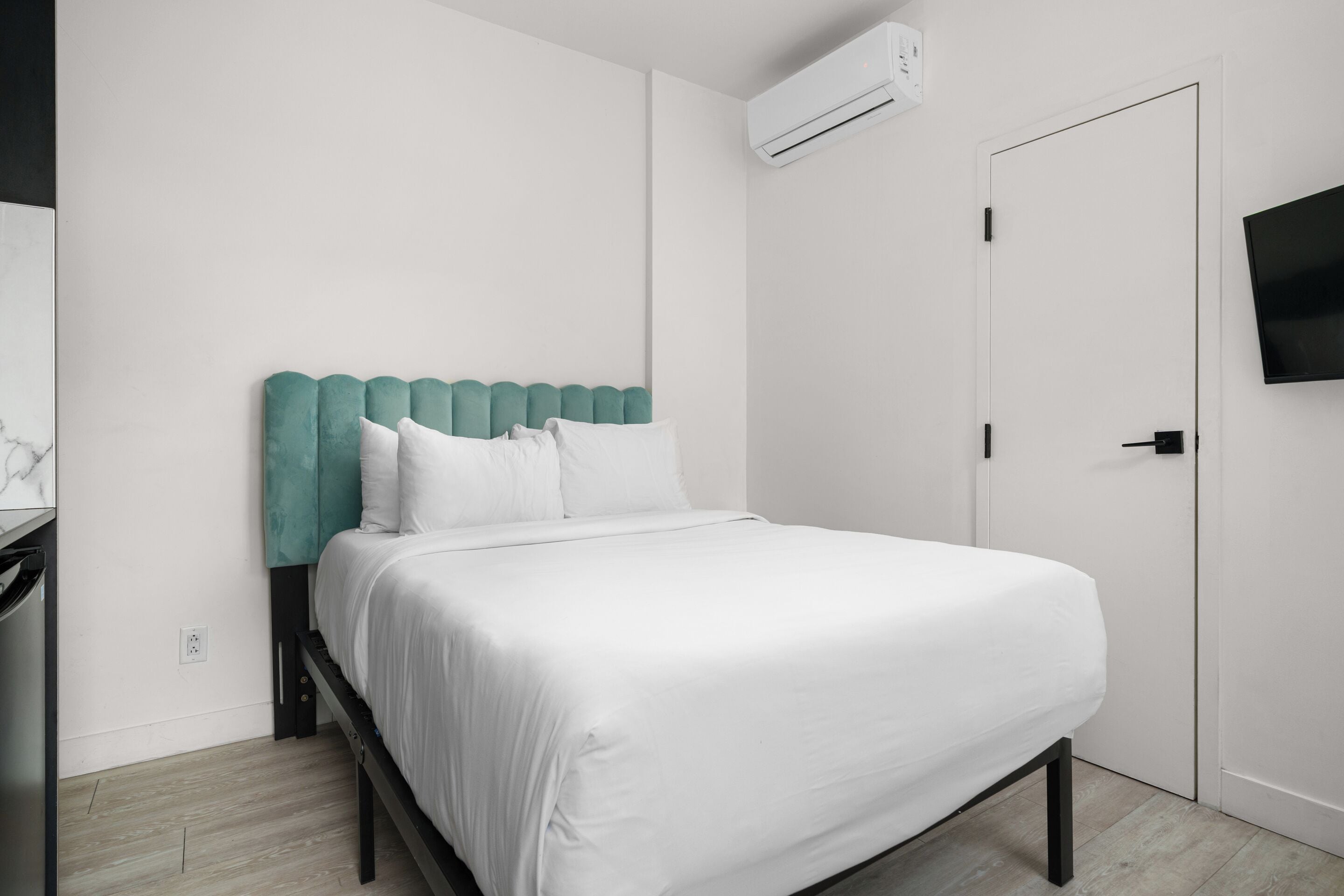 Soundproofing, iron/ironing board, free WiFi, bed sheets