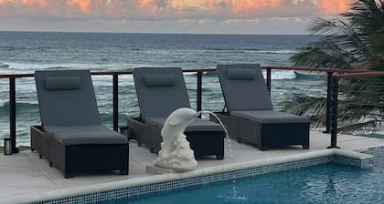 5 bedroom relaxation Oceanfront w/ Stunning natural views. 5 bdrms, sleeps 12