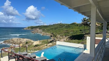 Outdoor pool, an infinity pool