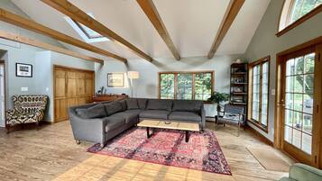 Smart TV, fireplace, video games, DVD player