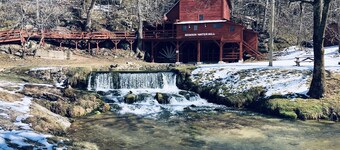River Home& 15 acres with your own beach next to Hodgson Mill.