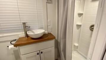Shower, towels