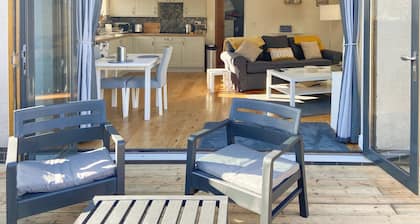 Woodside Retreat, Number 37