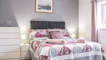 1 bedroom, WiFi (free), bed sheets