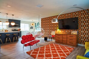 Smart TV - "The White Rabbit" Palm Springs--60's Inspired Pad (Palm Springs)