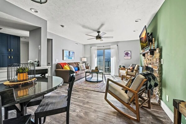 TV, fireplace, offices