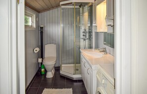 Shower - 4 bedroom nice home in Vikersund (Vikersund)