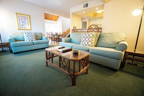 Loft, 2 quartos | Área de estar | Smart TV 40 polegadas com canais a cabo, TV