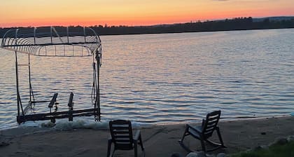 Charming up north cottage on all sports Peach Lake!