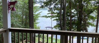Charming up north cottage on all sports Peach Lake!