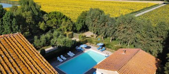Pinzale farmhouse, swimming pool, air conditioning, ideal for families and friends