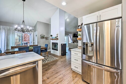 Lakefront Rogers Getaway w/ Hot Tub & Deck!