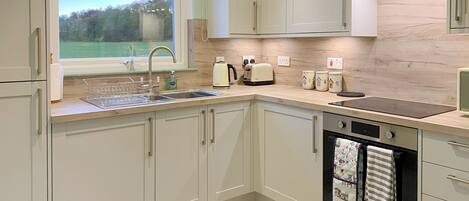 Chaise haute, congélateur