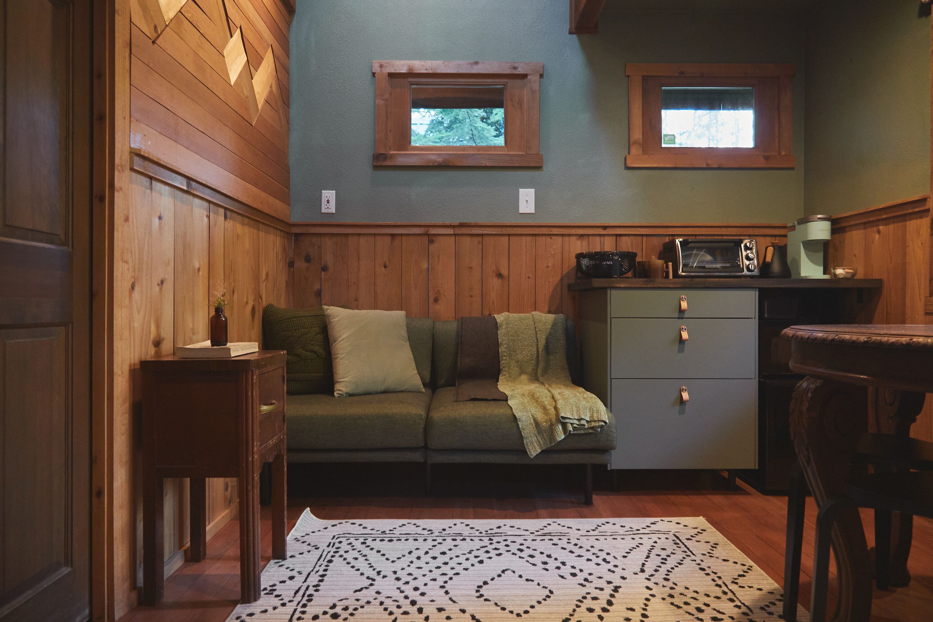 Smart TV, Netflix, Hulu, streaming services