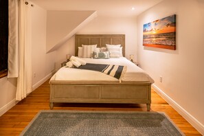 6 slaapkamers, een bureau, een strijkplank/strijkijzer, gratis wifi
