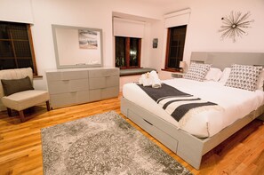 6 bedrooms, desk, iron/ironing board, free WiFi