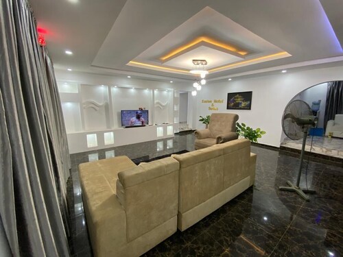 Easton Hotel & Apartment