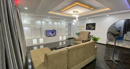 Easton Hotel & Apartment