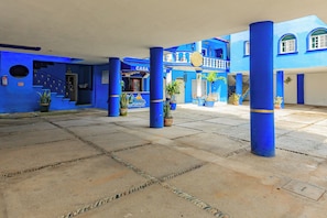 Limited parking - OYO Casa Mission (Puerto Vallarta)