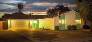 Exterior - Heated Pool/Hot tub in heart of Tempe/ASU/Scottsdale (Tempe)