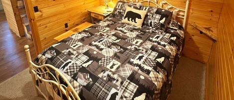 3 bedrooms, desk, iron/ironing board, free WiFi