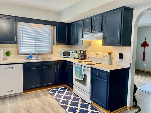 Remodeled apartment in central location