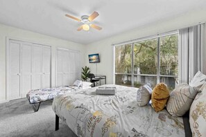 1 bedroom, desk, iron/ironing board, WiFi