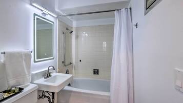 Articles de toilette gratuits, serviettes fournies