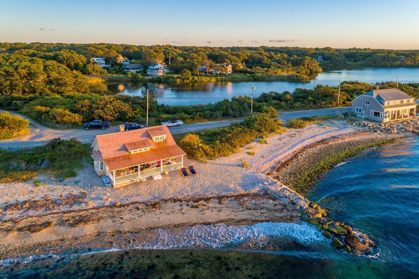Fabulous Waterfront 3-Bedroom Martha's Vineyard Cottage