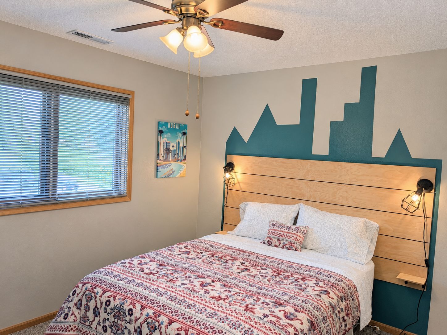 2 bedrooms, desk, iron/ironing board, WiFi (free)