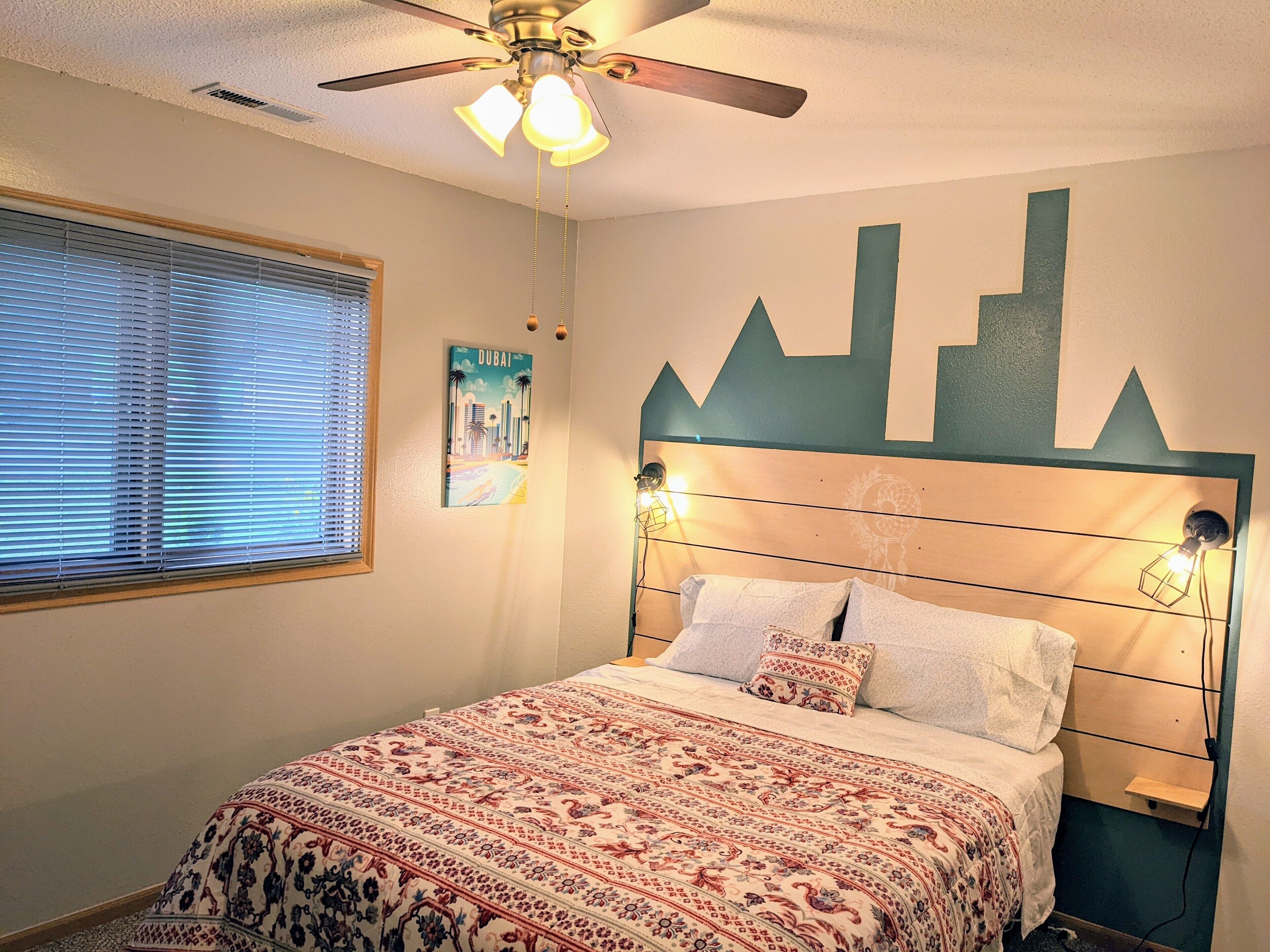 2 habitaciones, escritorio, tabla de planchar con plancha y wifi gratis 