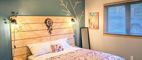 2 habitaciones, escritorio, tabla de planchar con plancha y wifi gratis