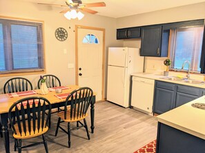 Dining - Your cozy riverfront escape with big-city access (Council Bluffs)