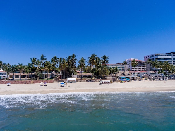 Una playa cerca