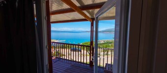 Holiday house with beautiful sea views