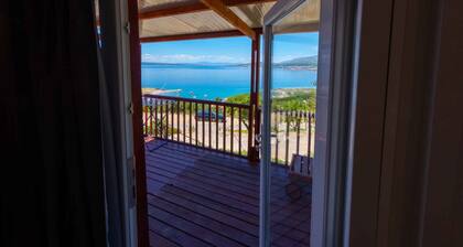 Holiday house with beautiful sea views