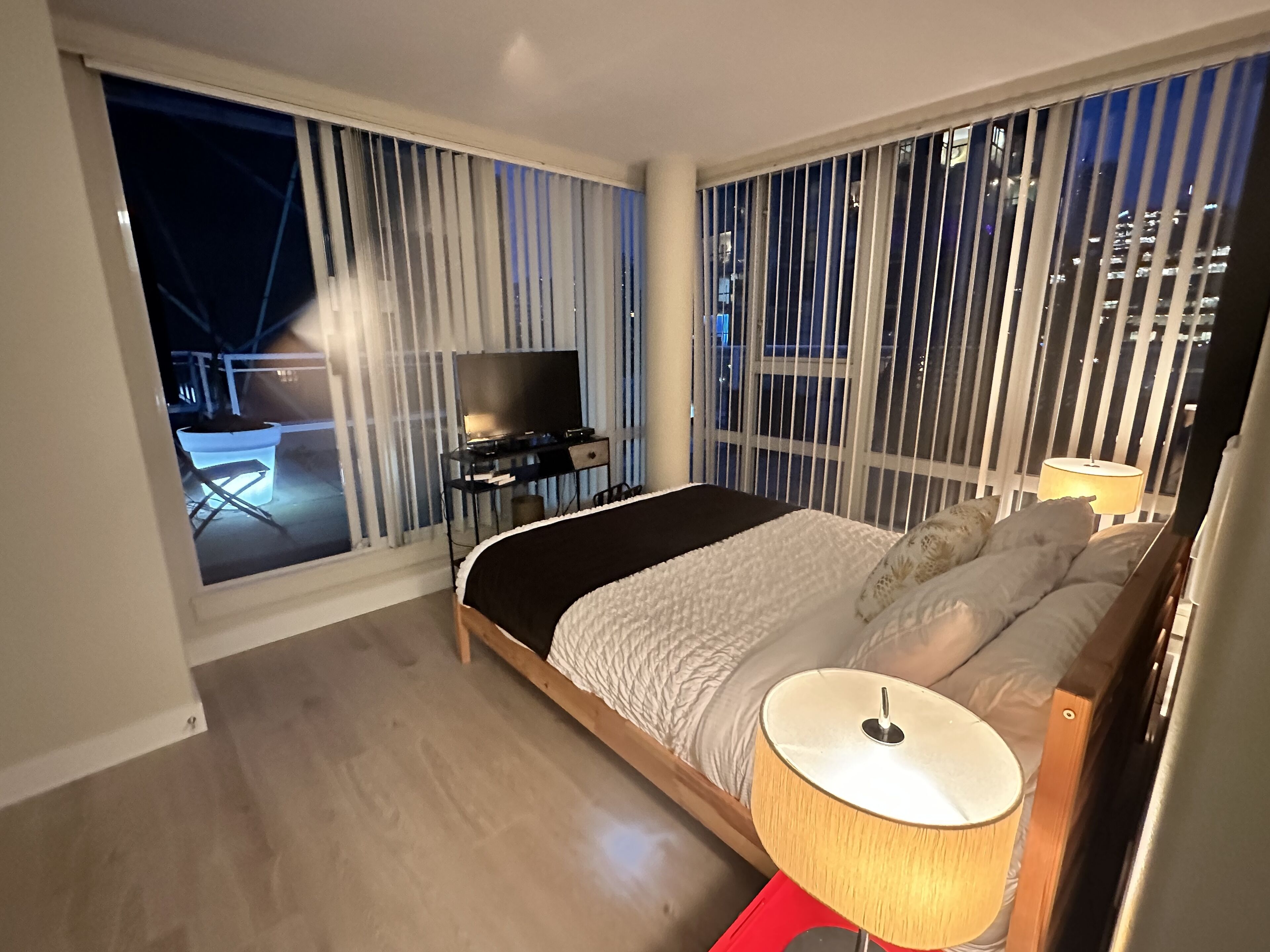 5 bedrooms, desk, iron/ironing board, free WiFi