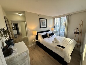 5 bedrooms, desk, iron/ironing board, free WiFi