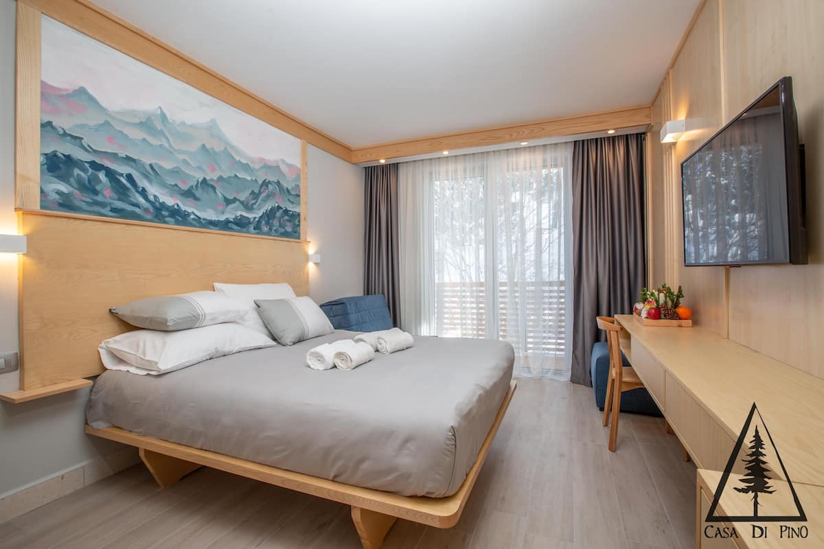 Standard Double Room (Juniper)