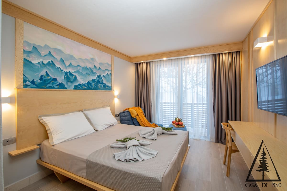 Standard Double Room (Peppermint)