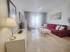 TV - AP365 -  Plaza de España (Nerja)