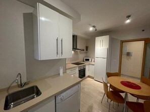 Køleskab, mikrobølgeovn, ovn, opvaskemaskine