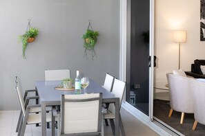Deluxe Apartment | Terrace/patio