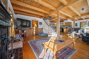 TV, peis og stereoanlegg